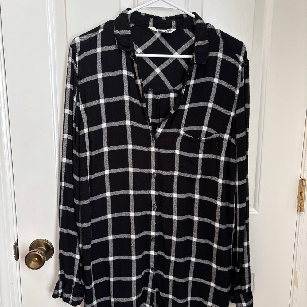 Old Navy Black and White Windowpane Button-Down Shirt